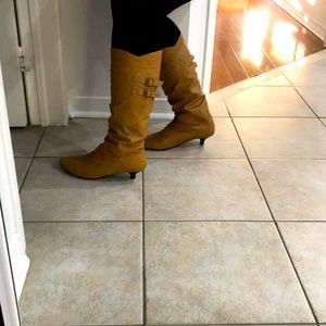 Slight heel, tan Color, size 8